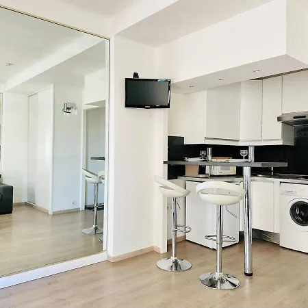 Palm Croisette - Vue & Martinez Daire